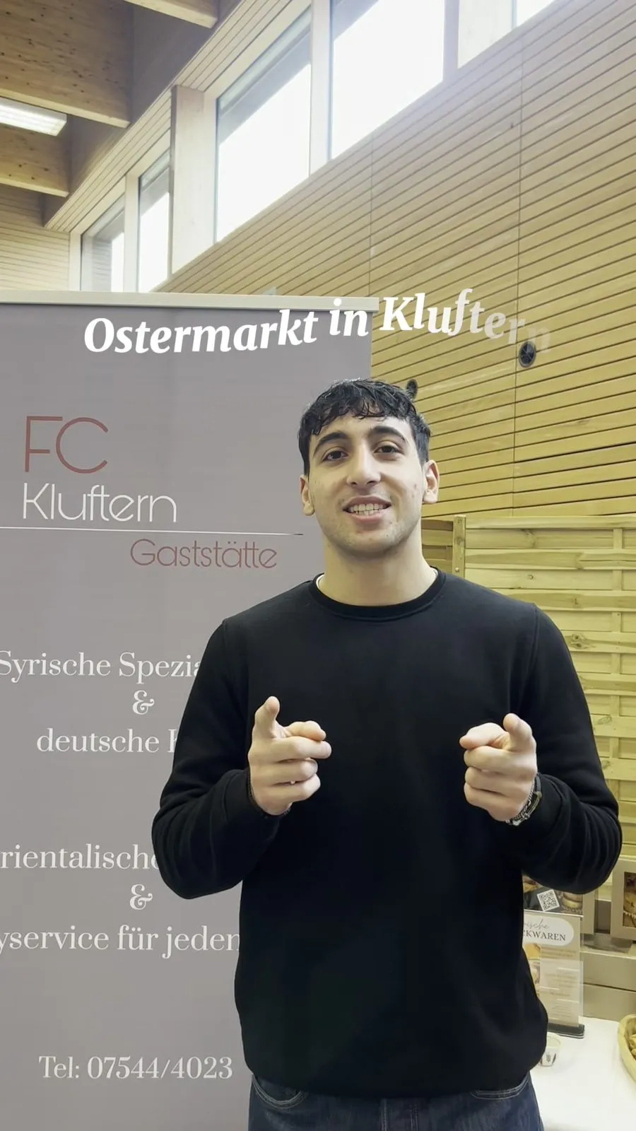 Verkaufsstand mit syrischen Backwaren am Ostermarkt in Kluftern
