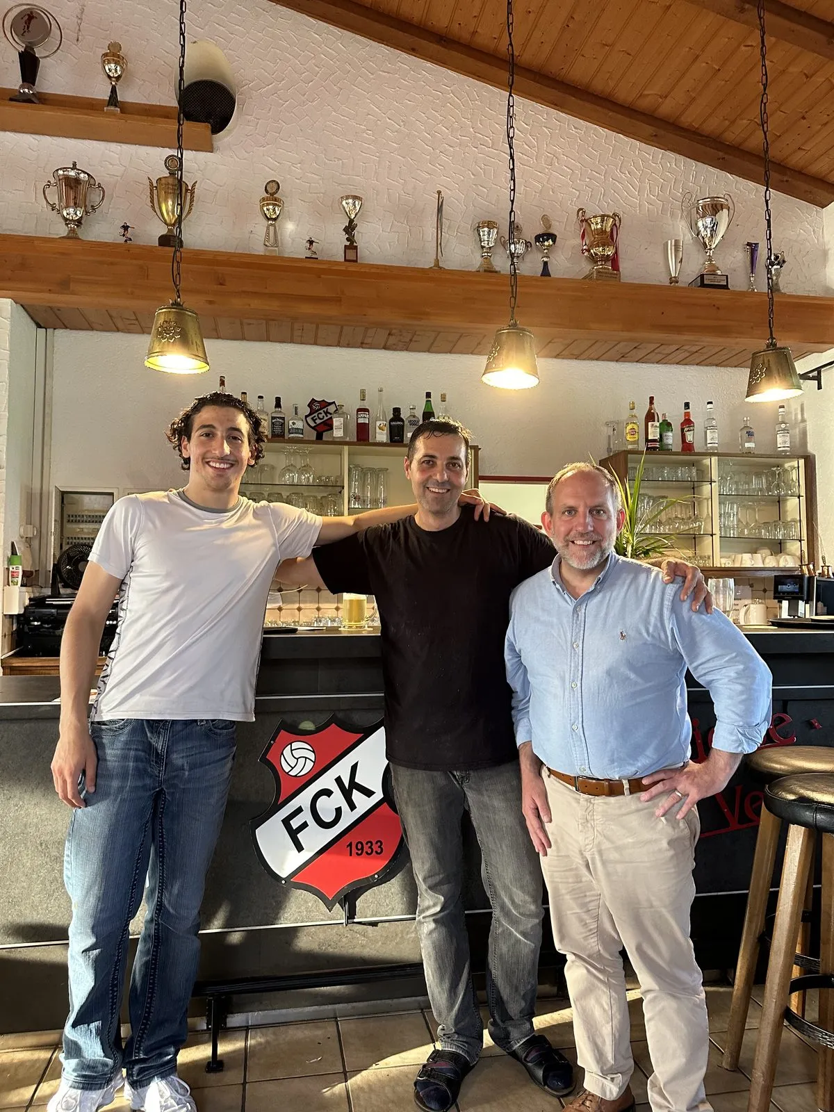 Rabe Rabouz, George und der Oberbürgermeister von Friedrichshafen in der Gaststätte
